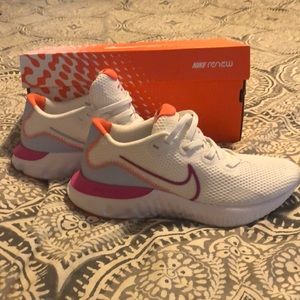 NIB. Ladies’ Nike Renew.   Size 6